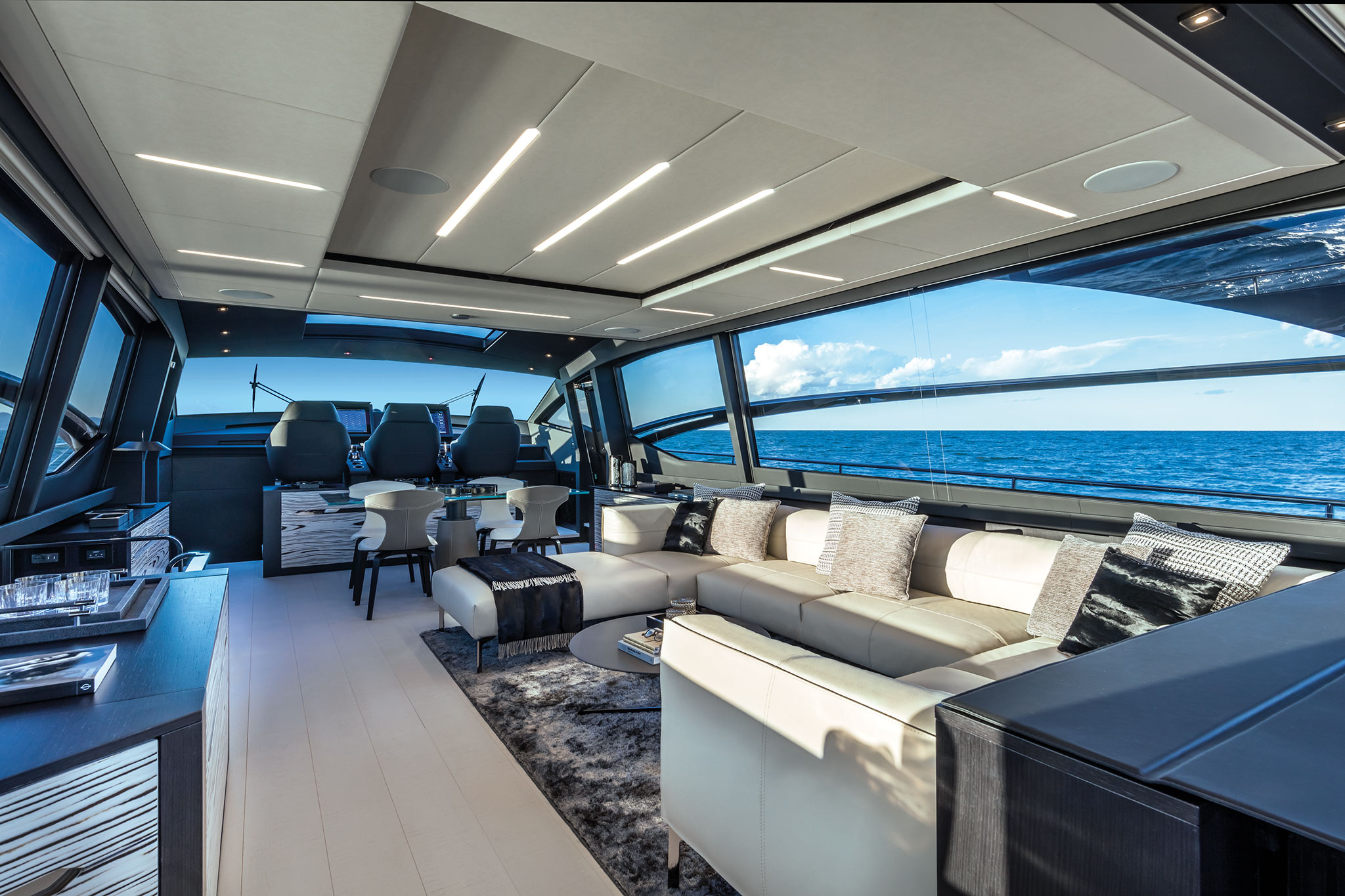 PERSHING-8X-164-yachts-france-174